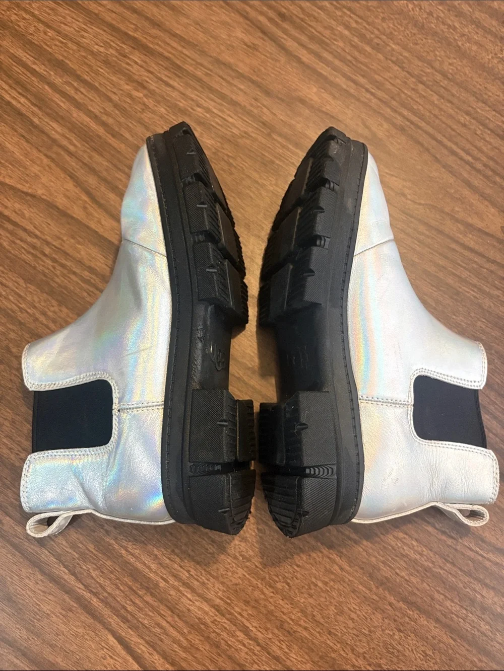 UGG Size 4 Ashton Chelsea Shine Boots Platform Chunky